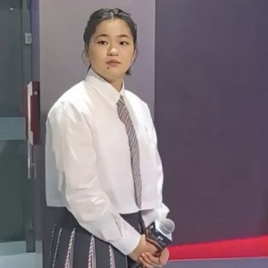 半岛体育-18岁全红婵出席商业活动！罕见穿裙子打领带 疑变胖引发退役猜想